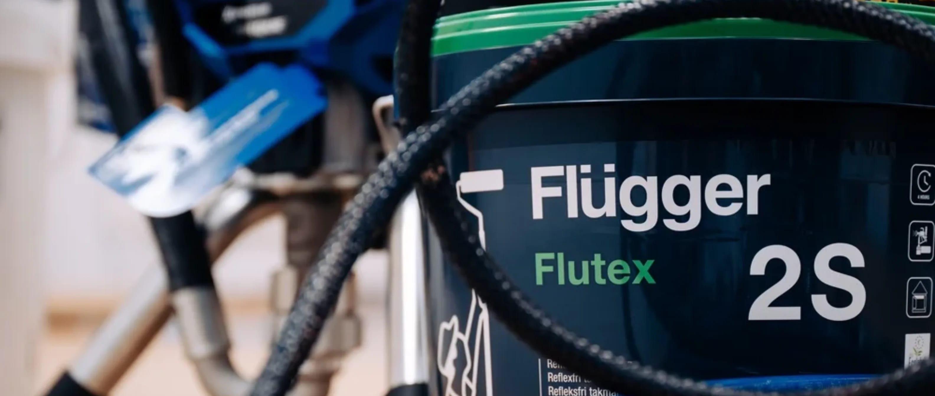 Comment peindre un plafond sans traces ? Guide pro avec Flügger Flutex 2S